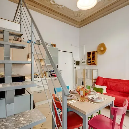 A Casa Di Betty - Happy マントン