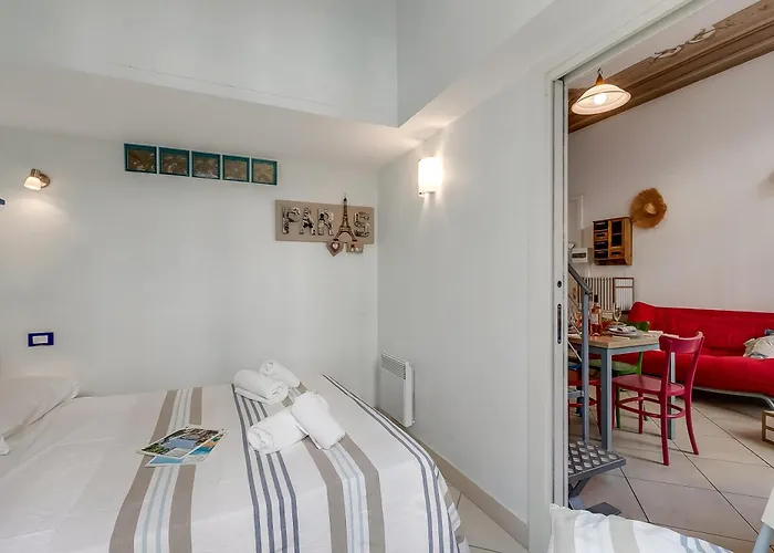 A Casa Di Betty - Happy